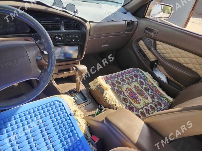 Toyota Camry 1994 - 90 000 TMT - Çärjew - img 3