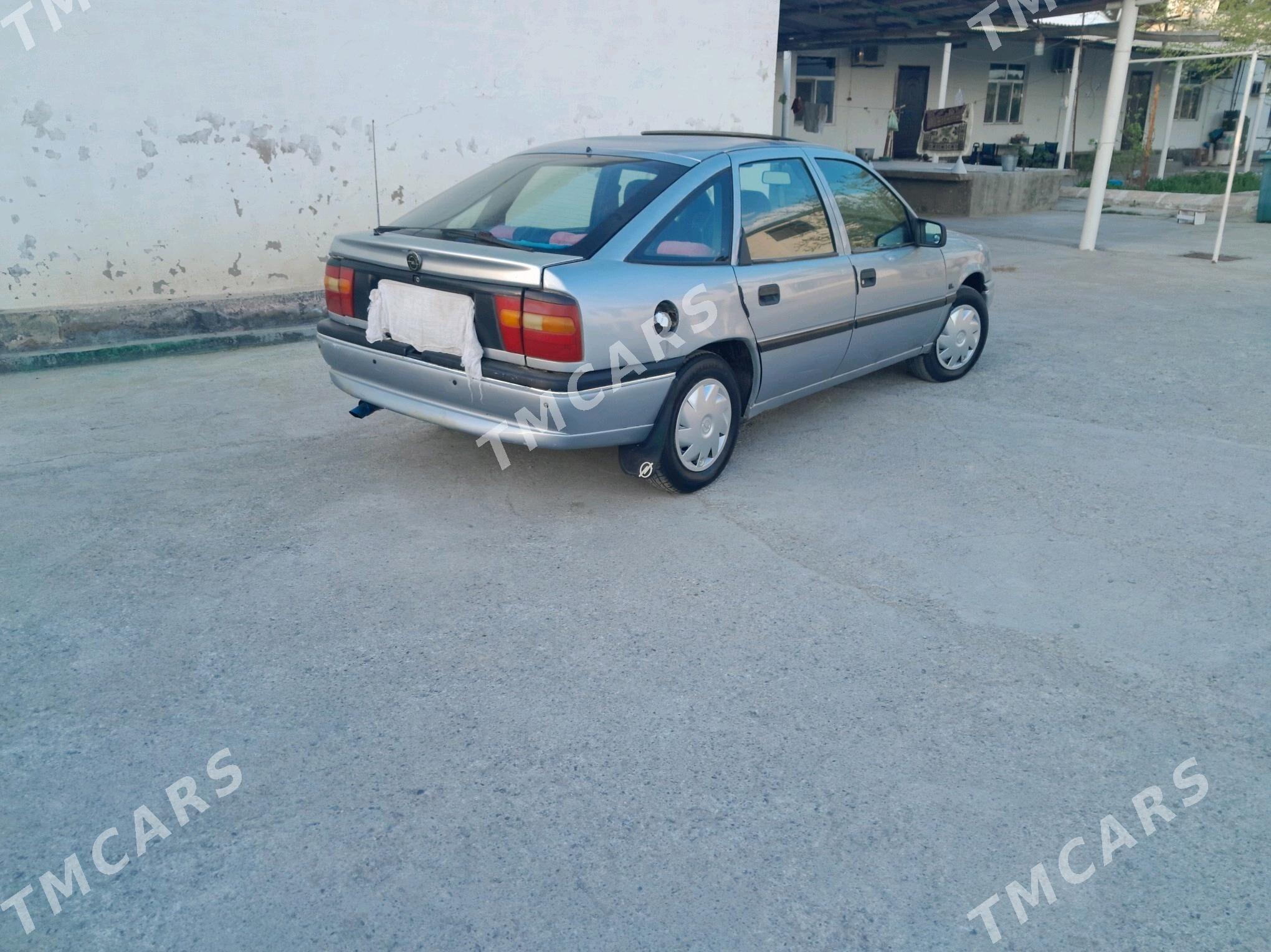 Opel Vectra 1993 - 30 000 TMT - Garadamak - img 6