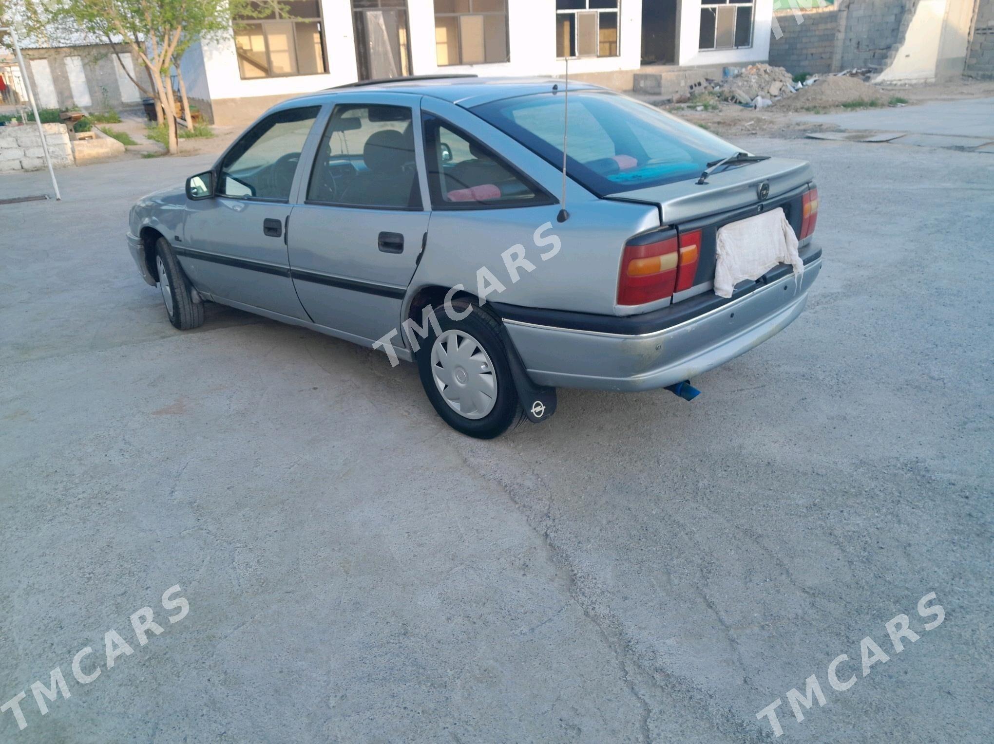 Opel Vectra 1993 - 30 000 TMT - Garadamak - img 4