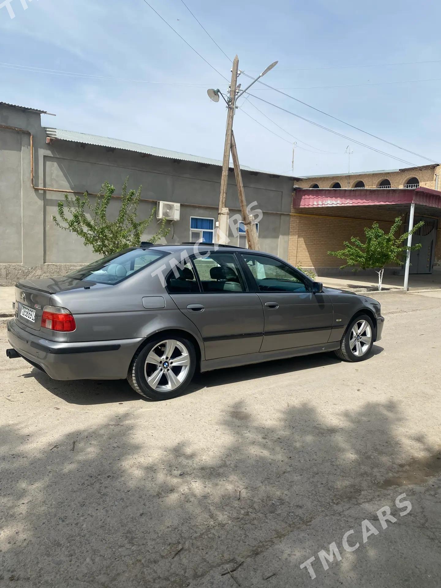 BMW E39 2002 - 100 000 TMT - Туркменабат - img 3