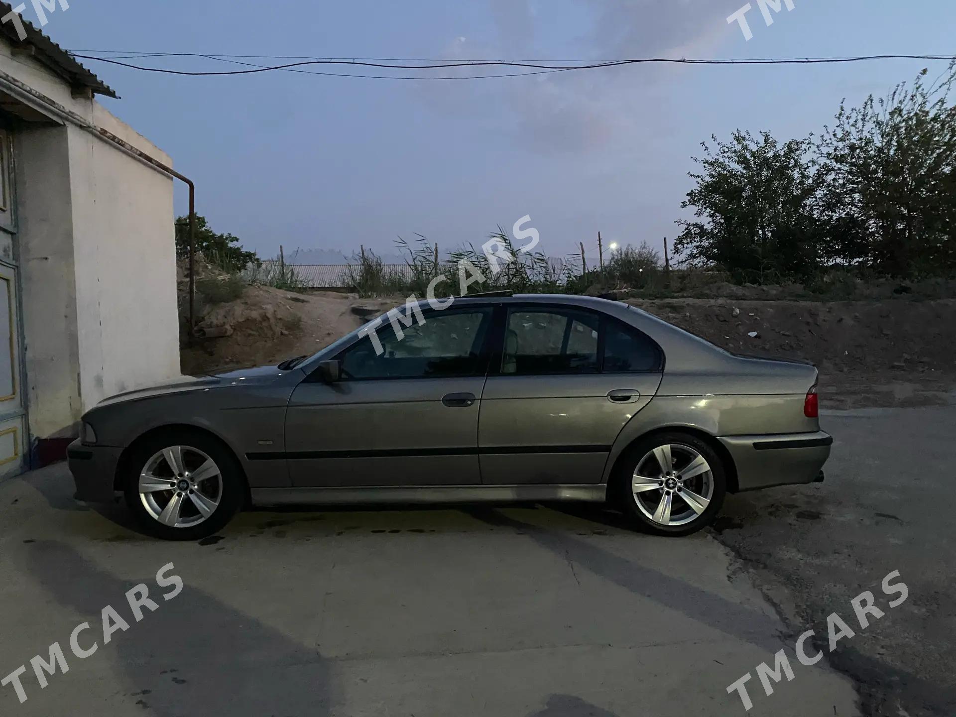BMW E39 2002 - 100 000 TMT - Туркменабат - img 5