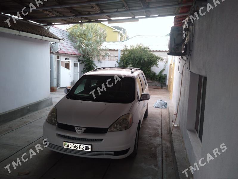 Toyota Sienna 2004 - 220 000 TMT - Balkanabat - img 5