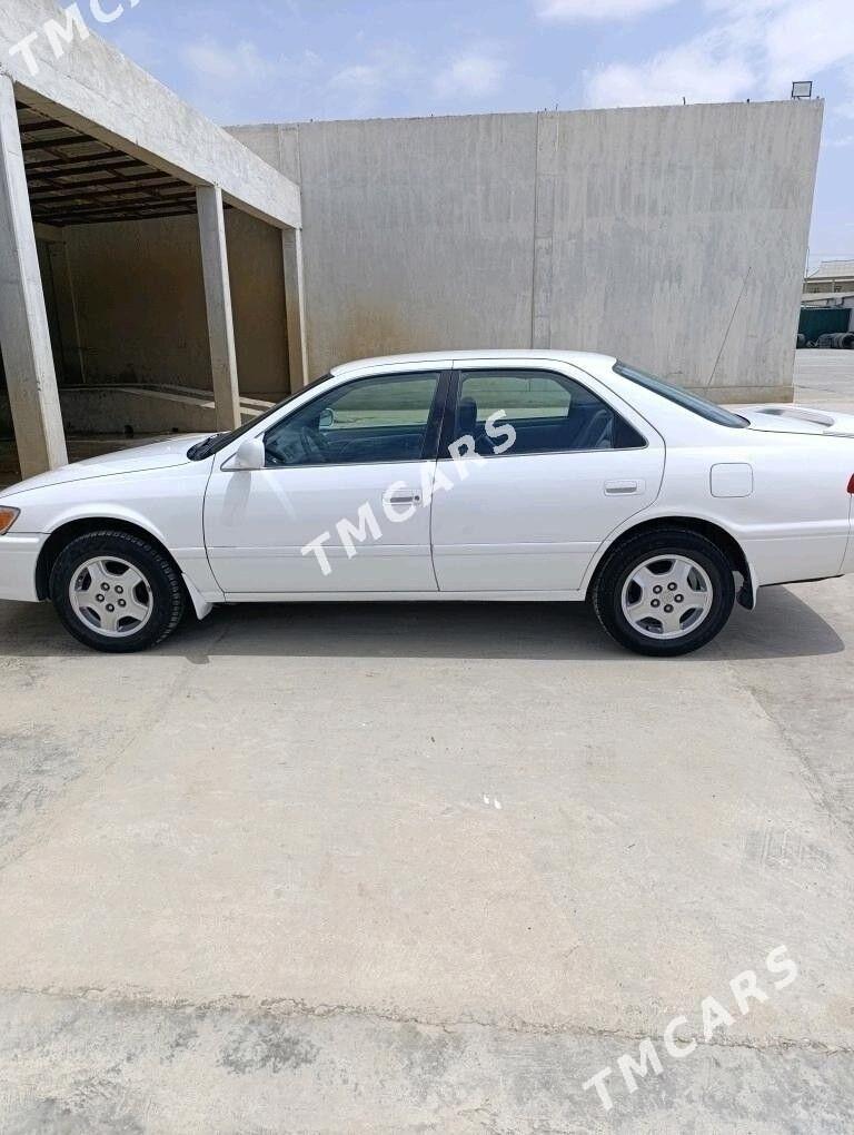 Toyota Camry 2000 - 116 000 TMT - Balkanabat - img 4