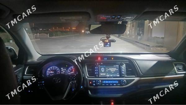 Toyota Highlander 2017 - 440 000 TMT - Байрамали - img 4