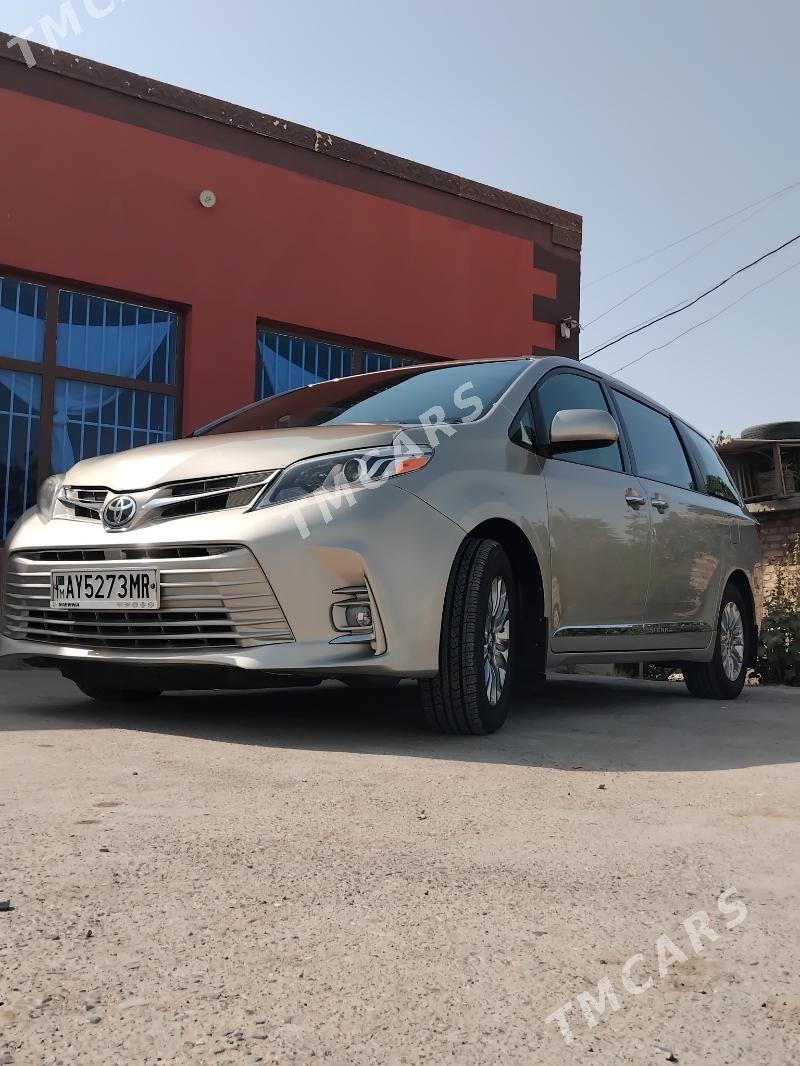 Toyota Sienna 2017 - 360 000 TMT - Sakarçäge - img 4