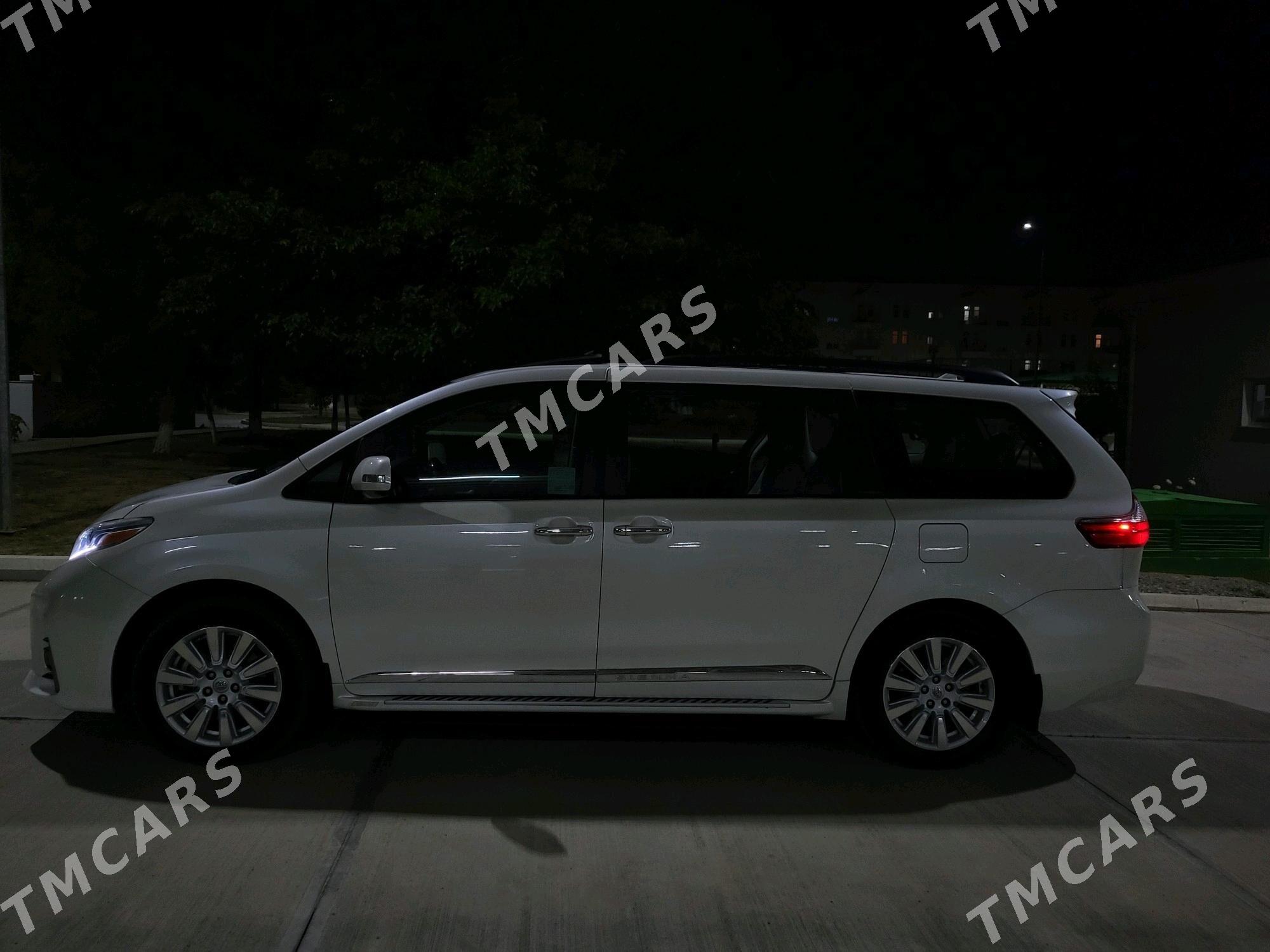 Toyota Sienna 2018 - 700 000 TMT - 9 mkr - img 3