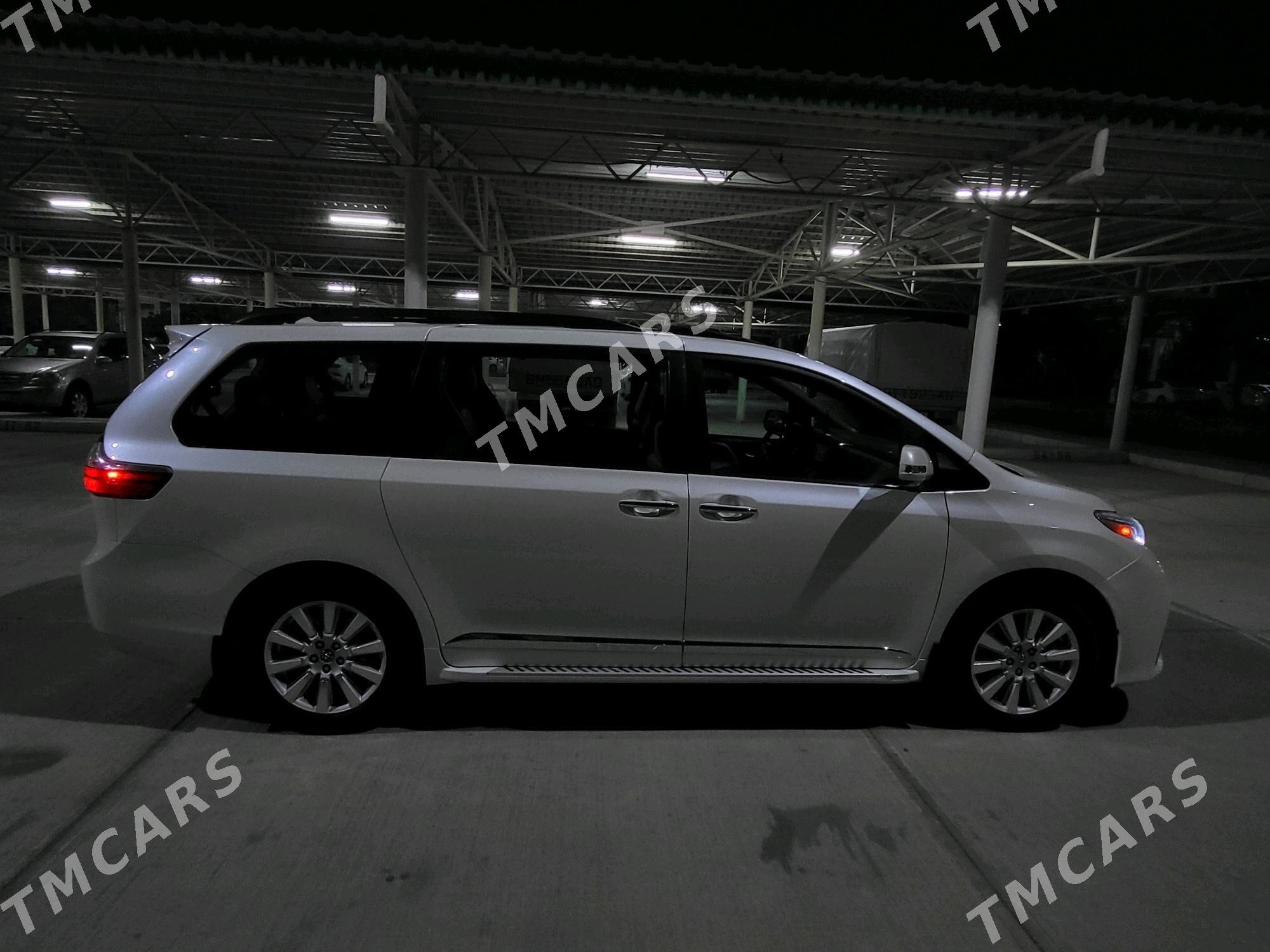 Toyota Sienna 2018 - 700 000 TMT - 9 mkr - img 2
