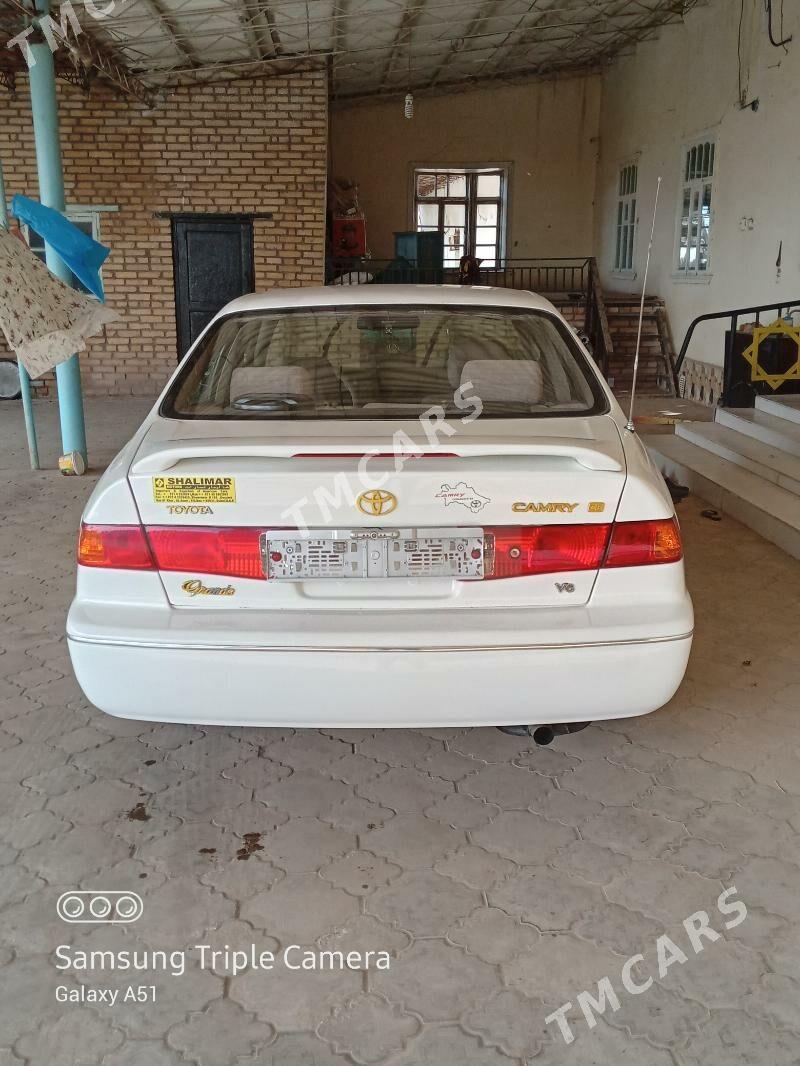 Toyota Camry 2000 - 134 000 TMT - Halaç - img 4