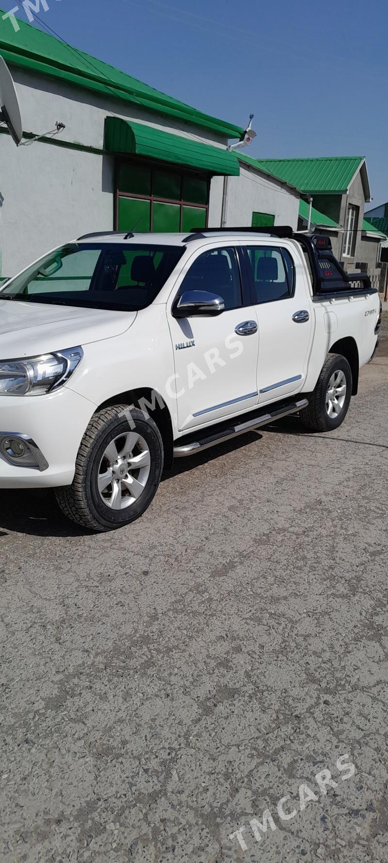 Toyota Hilux 2016 - 475 000 TMT - Магданлы - img 5