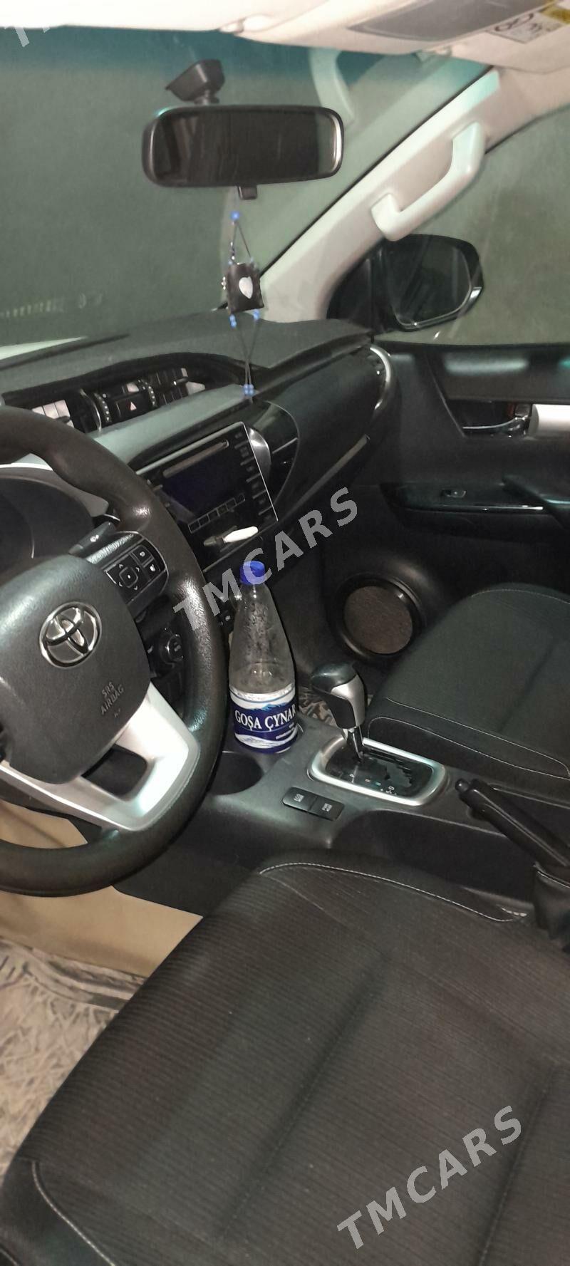 Toyota Hilux 2016 - 475 000 TMT - Магданлы - img 3
