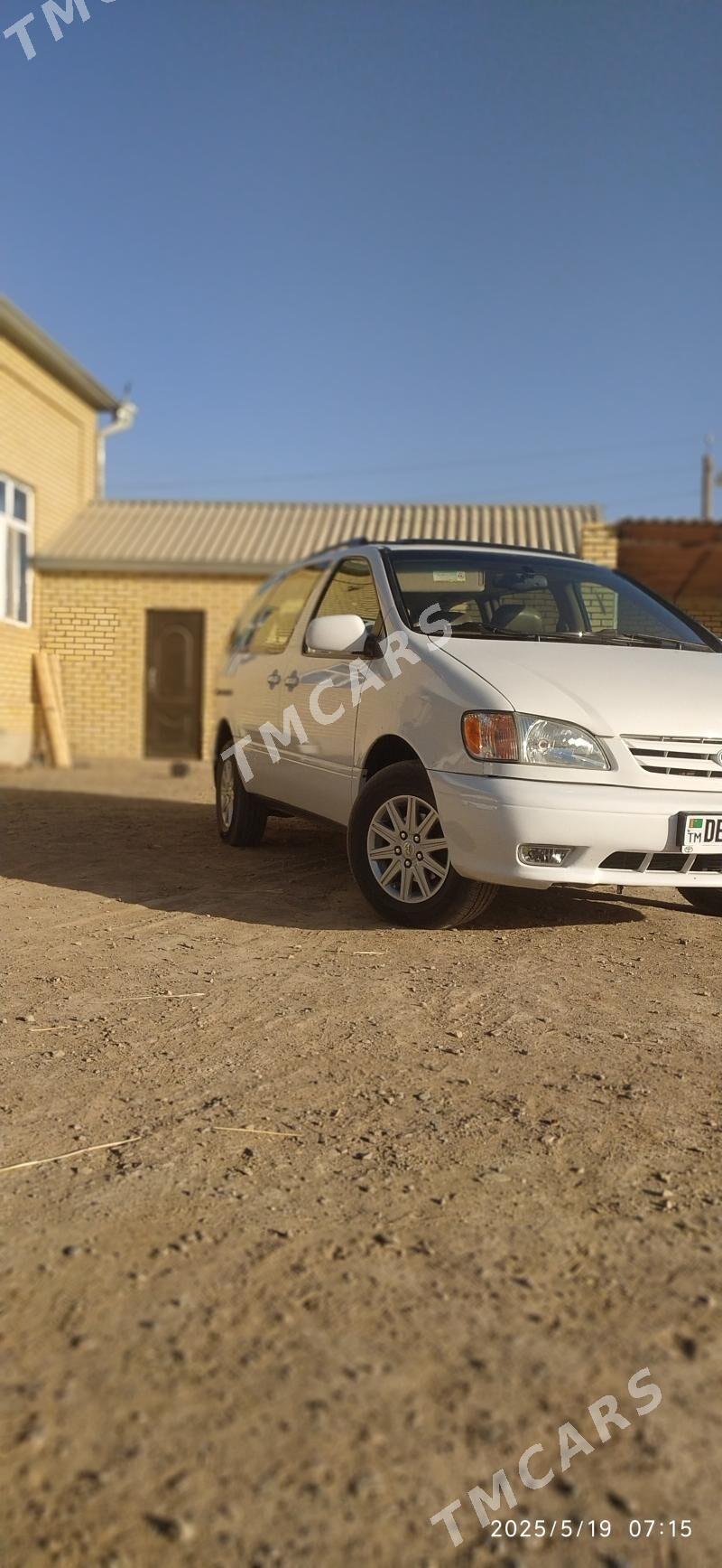 Toyota Sienna 2002 - 165 000 TMT - Векильбазар - img 8