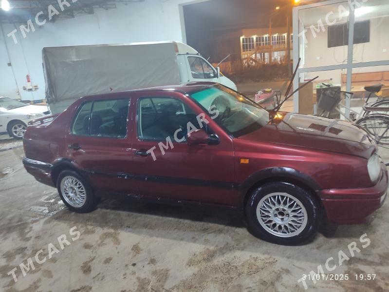Volkswagen Jetta 1993 - 28 000 TMT - Saýat - img 2
