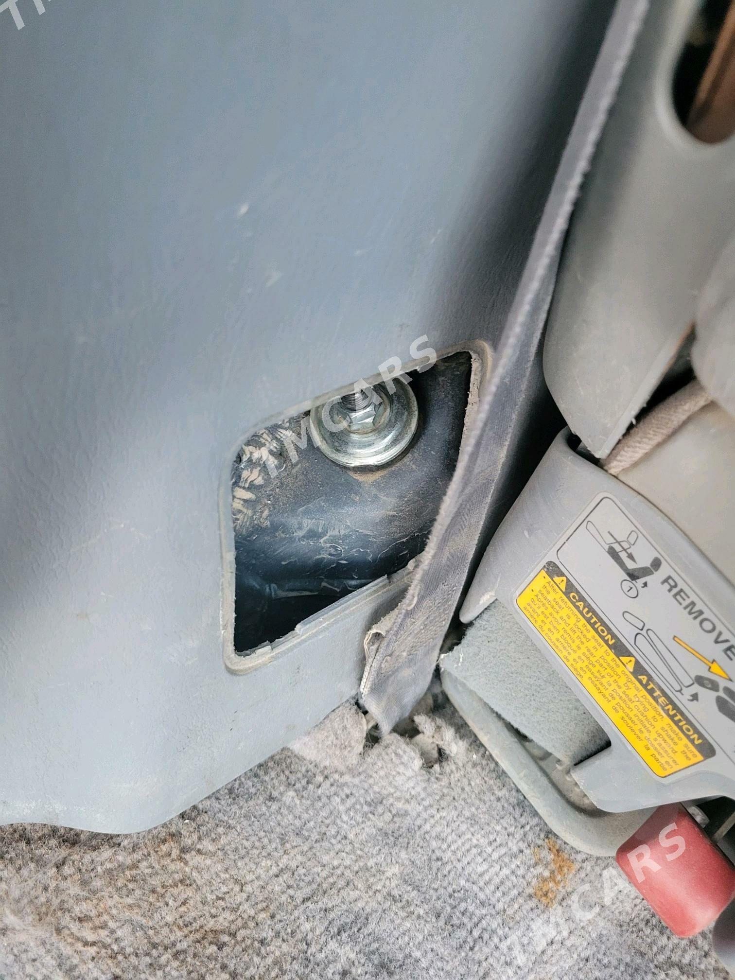 Toyota Sienna 2001 - 128 000 TMT - Mary - img 5
