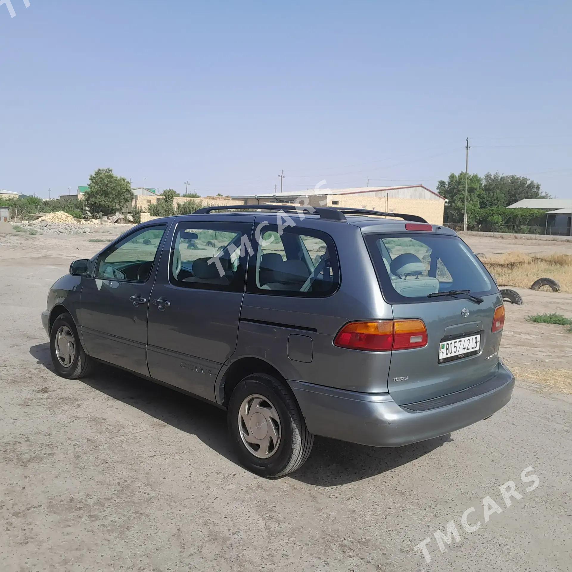 Toyota Sienna 2000 - 165 000 TMT - Туркменабат - img 2