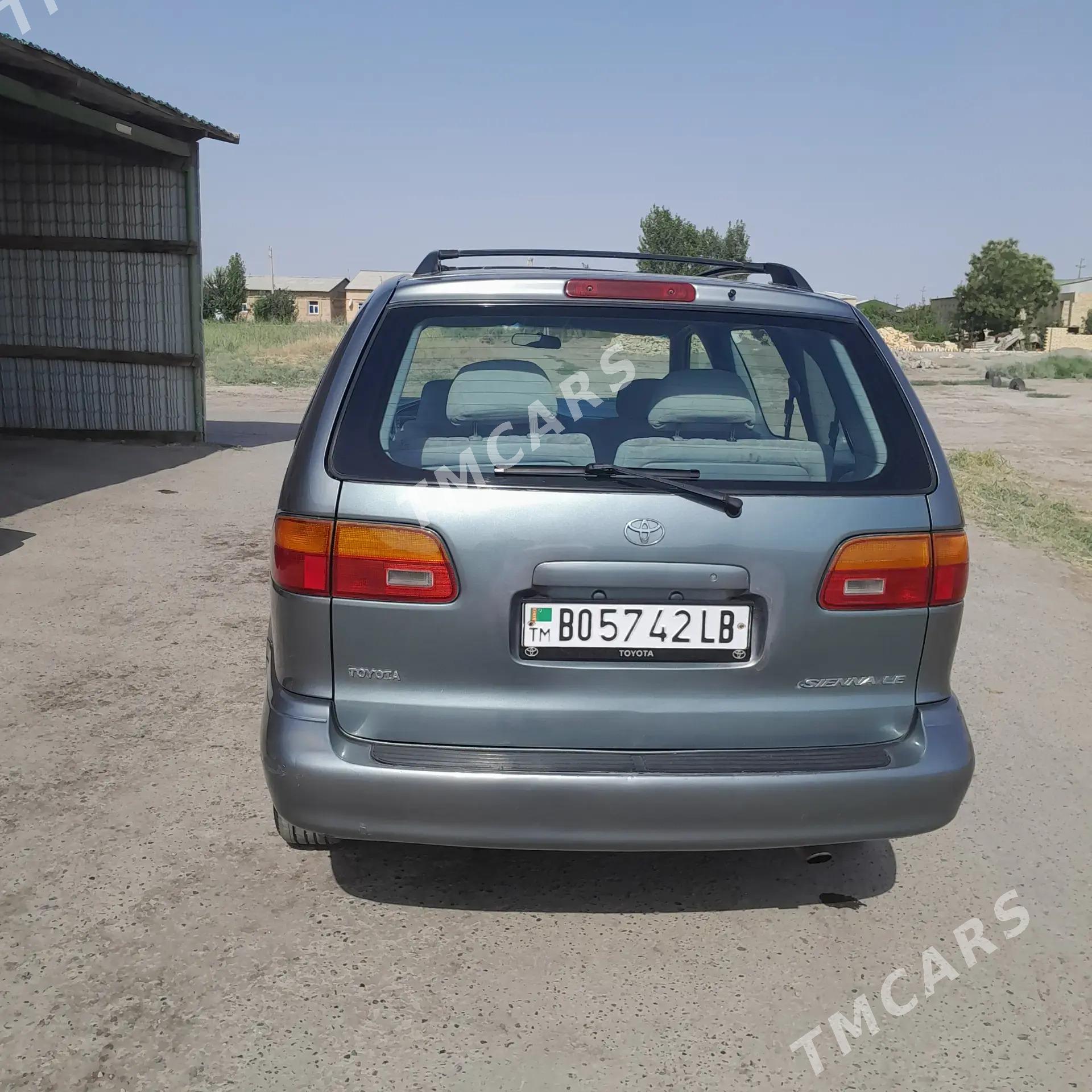 Toyota Sienna 2000 - 165 000 TMT - Туркменабат - img 4