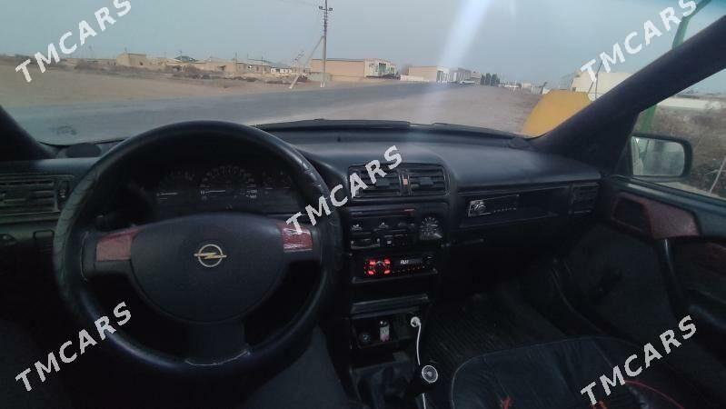 Opel Vectra 1992 - 30 000 TMT - Дянев - img 3