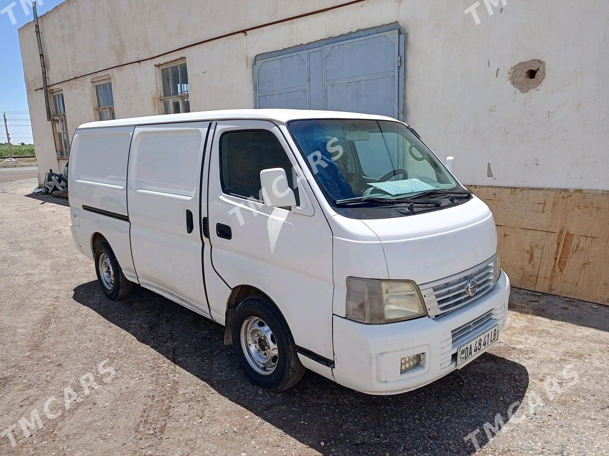Nissan Urvan 2005 - 120 000 TMT - Дянев - img 3