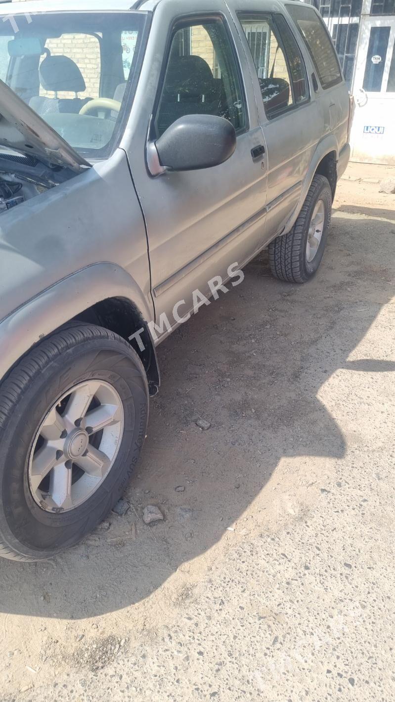Nissan Pathfinder 2003 - 70 000 TMT - Халач - img 4