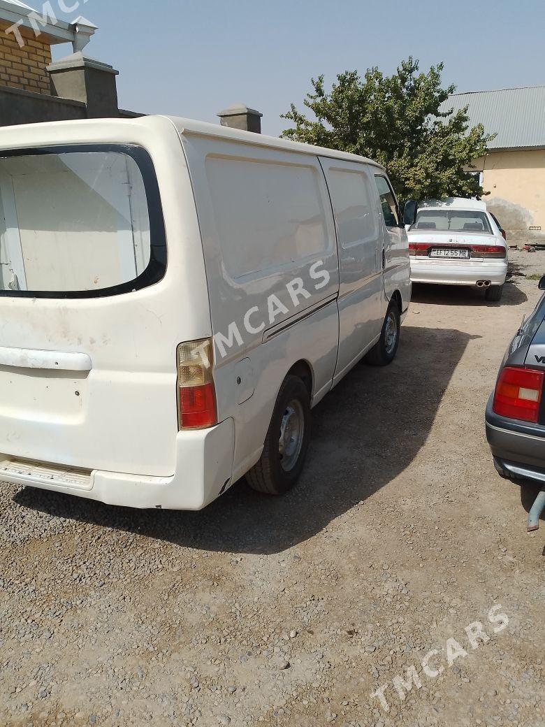 Nissan Urvan 2002 - 120 000 TMT - Мары - img 6