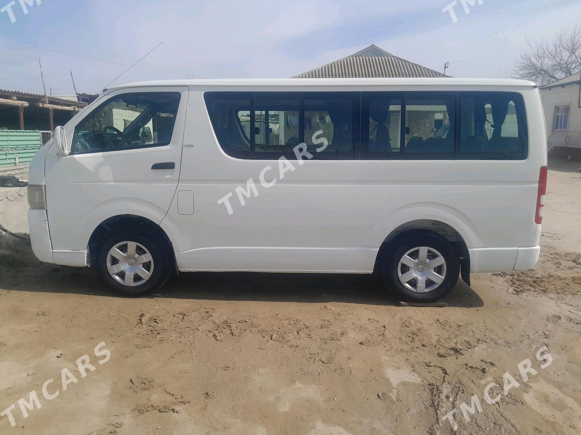 Toyota Hiace 2007 - 240 000 TMT - Этрек - img 3