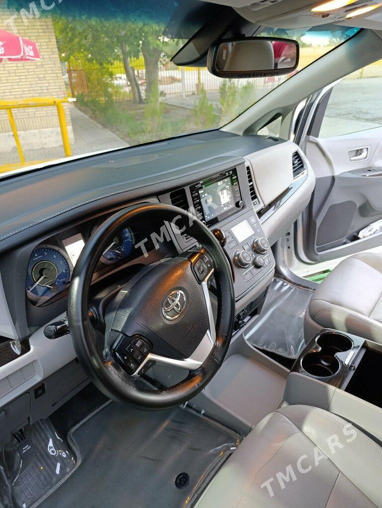 Toyota Sienna 2019 - 420 000 TMT - Aşgabat - img 6