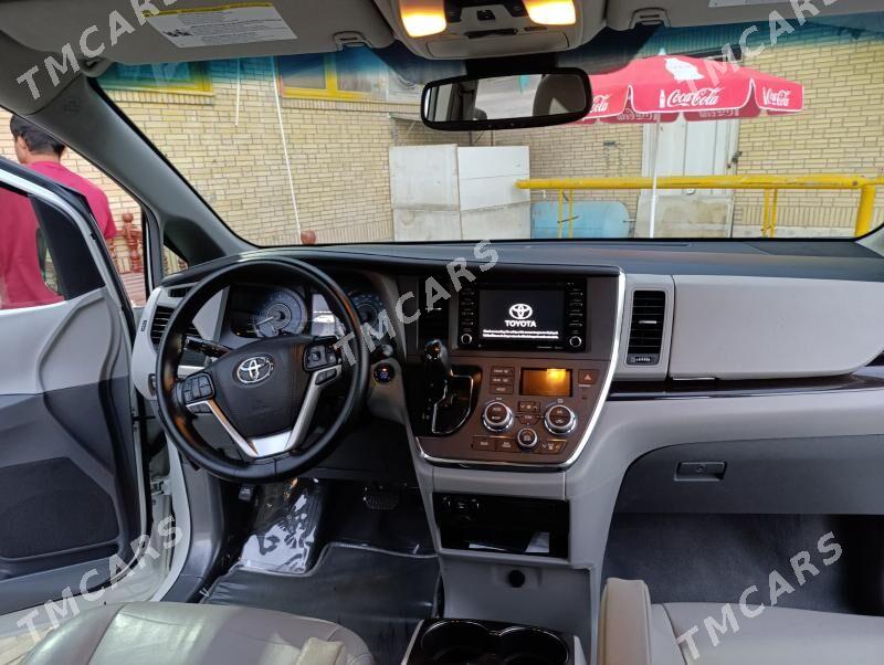 Toyota Sienna 2019 - 420 000 TMT - Aşgabat - img 5