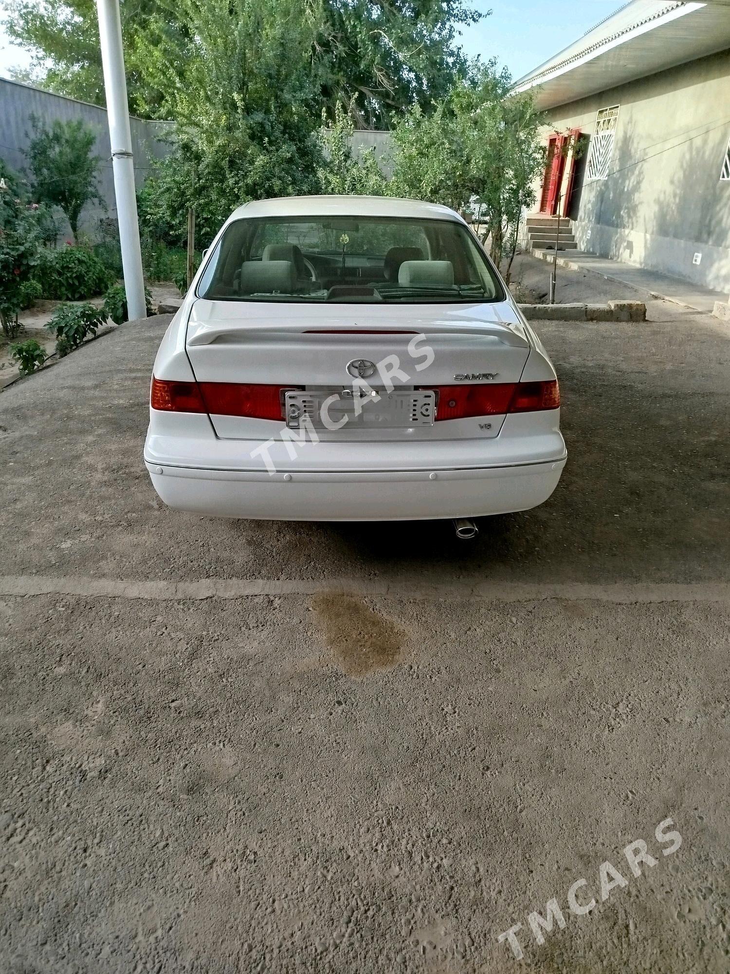 Toyota Camry 2001 - 150 000 TMT - Теджен - img 6