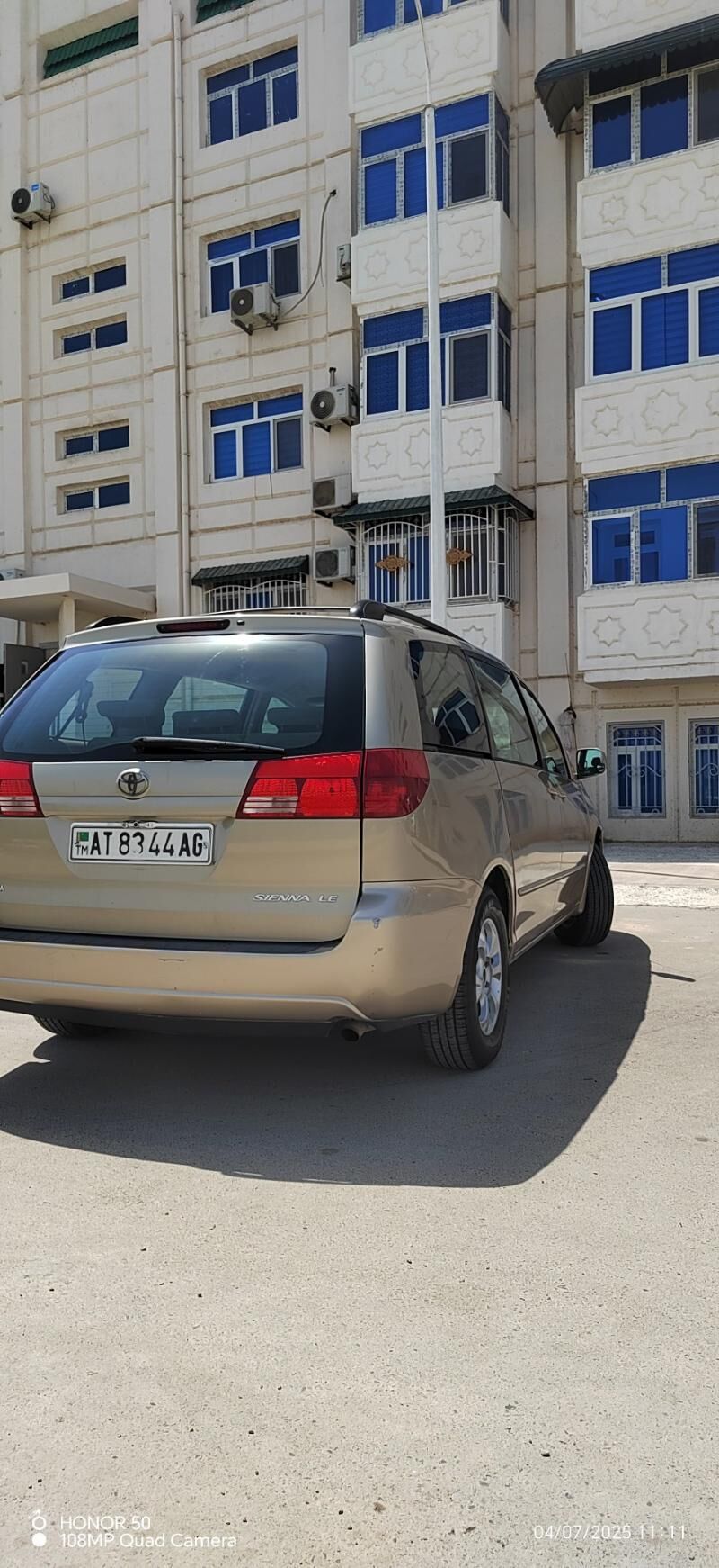 Toyota Sienna 2004 - 220 000 TMT - Бузмеин - img 4