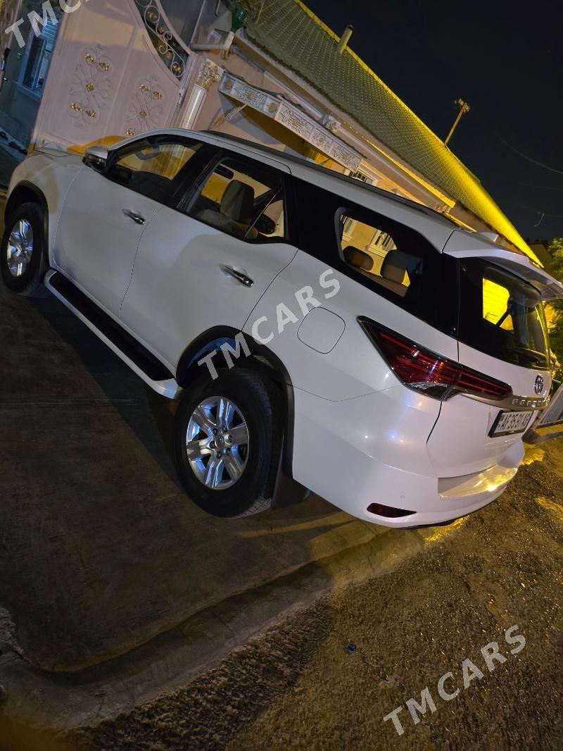 Toyota Fortuner 2021 - 565 000 TMT - Ашхабад - img 9