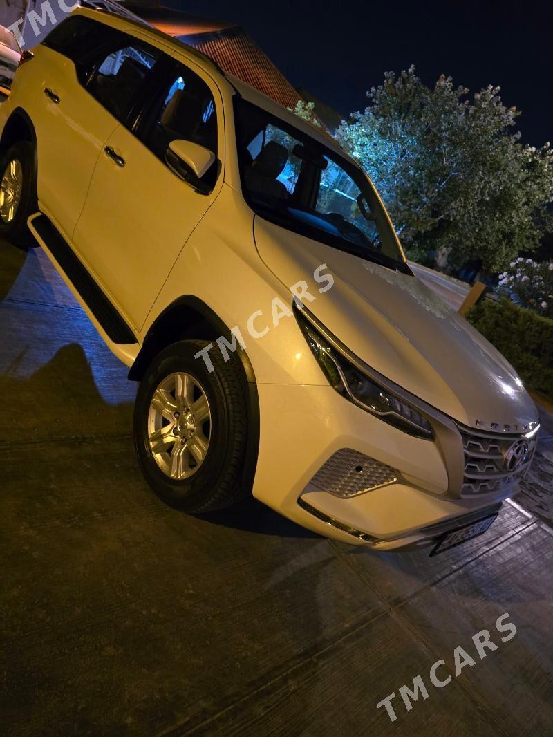 Toyota Fortuner 2021 - 565 000 TMT - Ашхабад - img 4