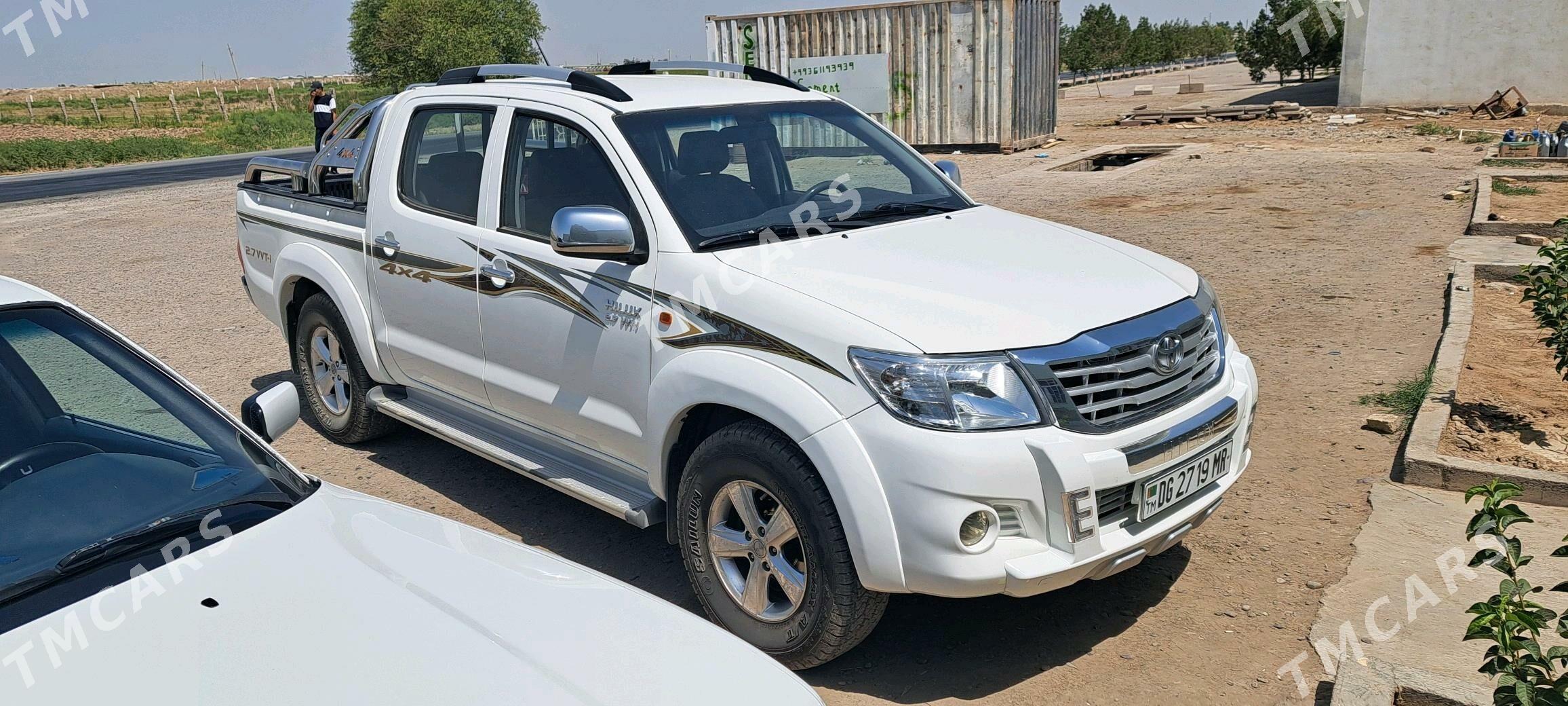 Toyota Hilux 2012 - 255 000 TMT - Мары - img 4