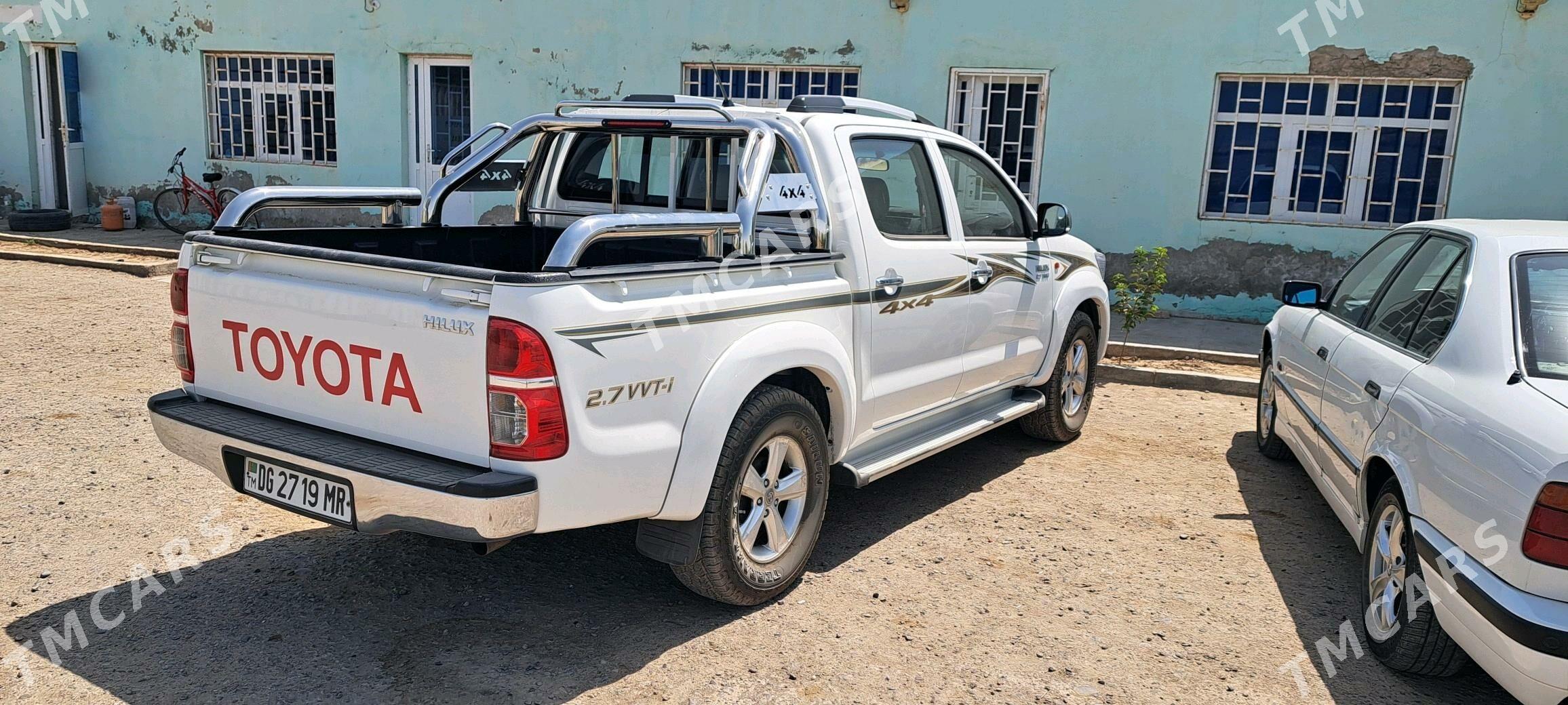 Toyota Hilux 2012 - 255 000 TMT - Мары - img 3