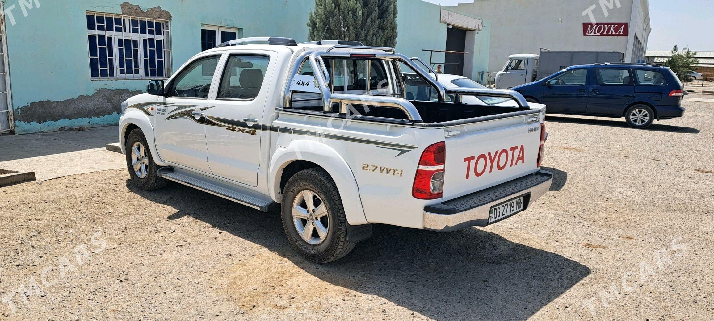 Toyota Hilux 2012 - 255 000 TMT - Мары - img 2