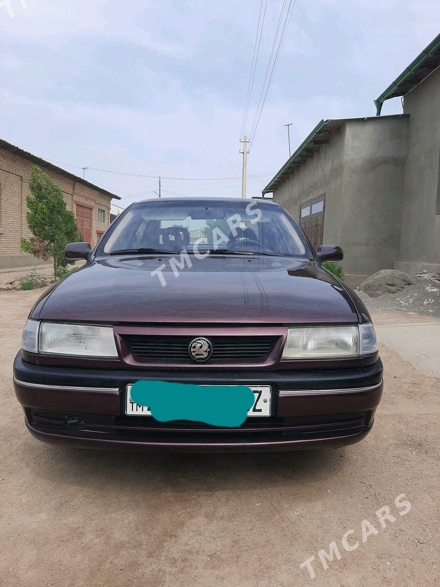 Opel Vectra 1993 - 47 000 TMT - Губадаг - img 2