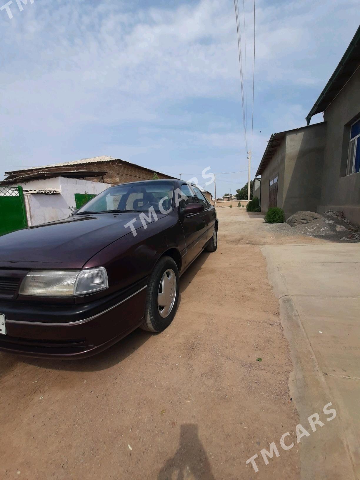 Opel Vectra 1993 - 47 000 TMT - Губадаг - img 3