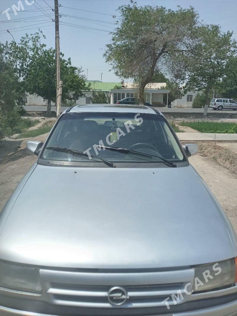 Opel Astra 1993 - 25 000 TMT - Дашогуз - img 3