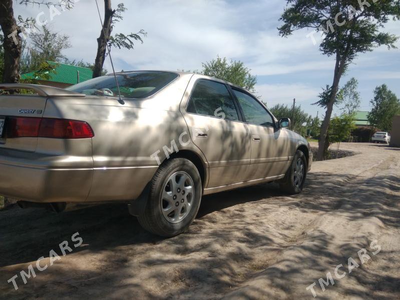 Toyota Camry 2000 - 125 000 TMT - Дашогуз - img 4