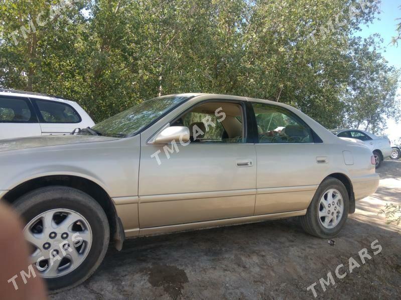 Toyota Camry 2000 - 125 000 TMT - Дашогуз - img 5