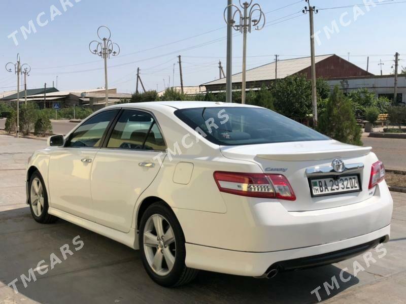 Toyota Camry 2011 - 190 000 TMT - Дашогуз - img 3