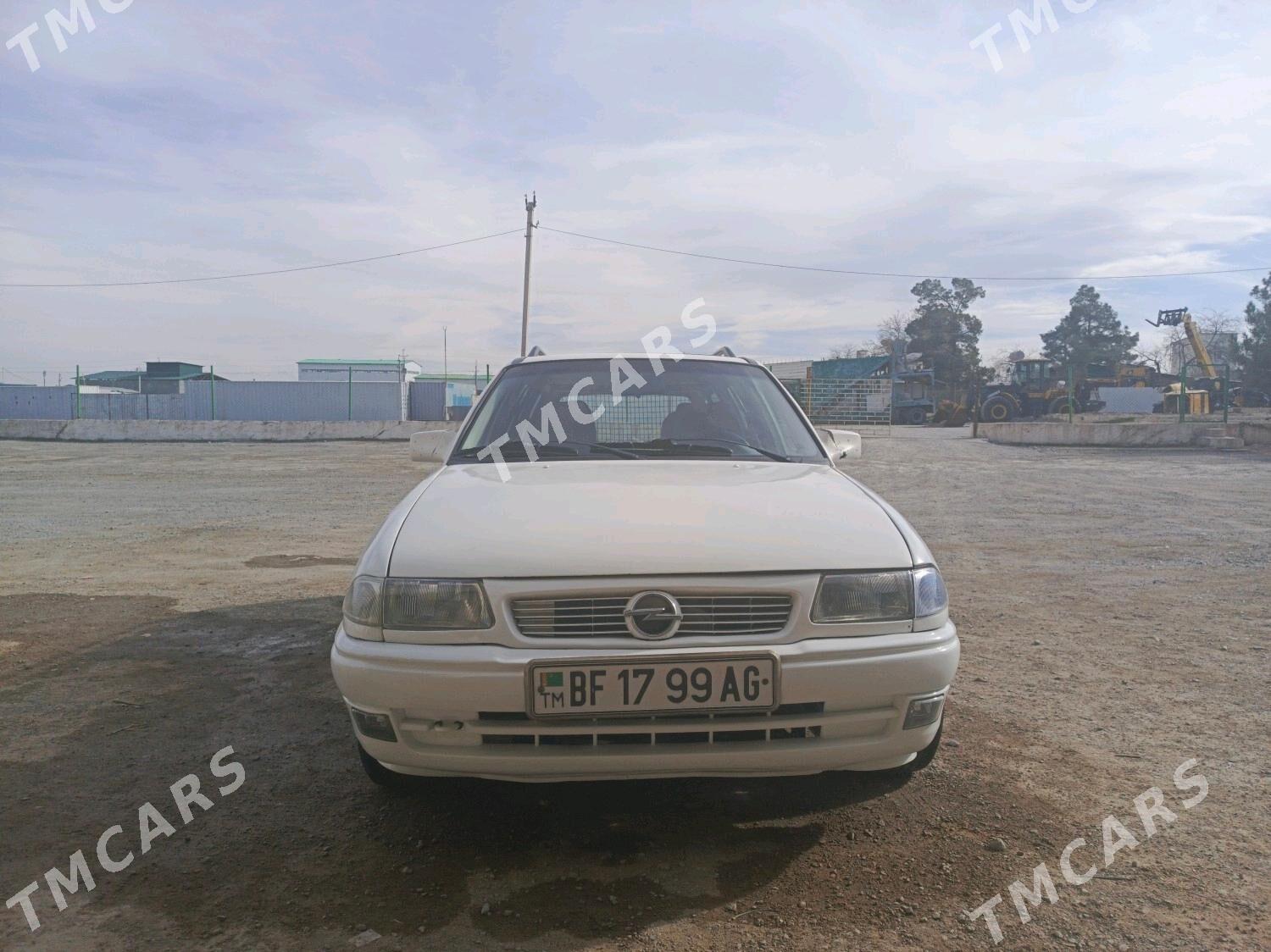 Opel Astra 1997 - 37 000 TMT - Бузмеин - img 3