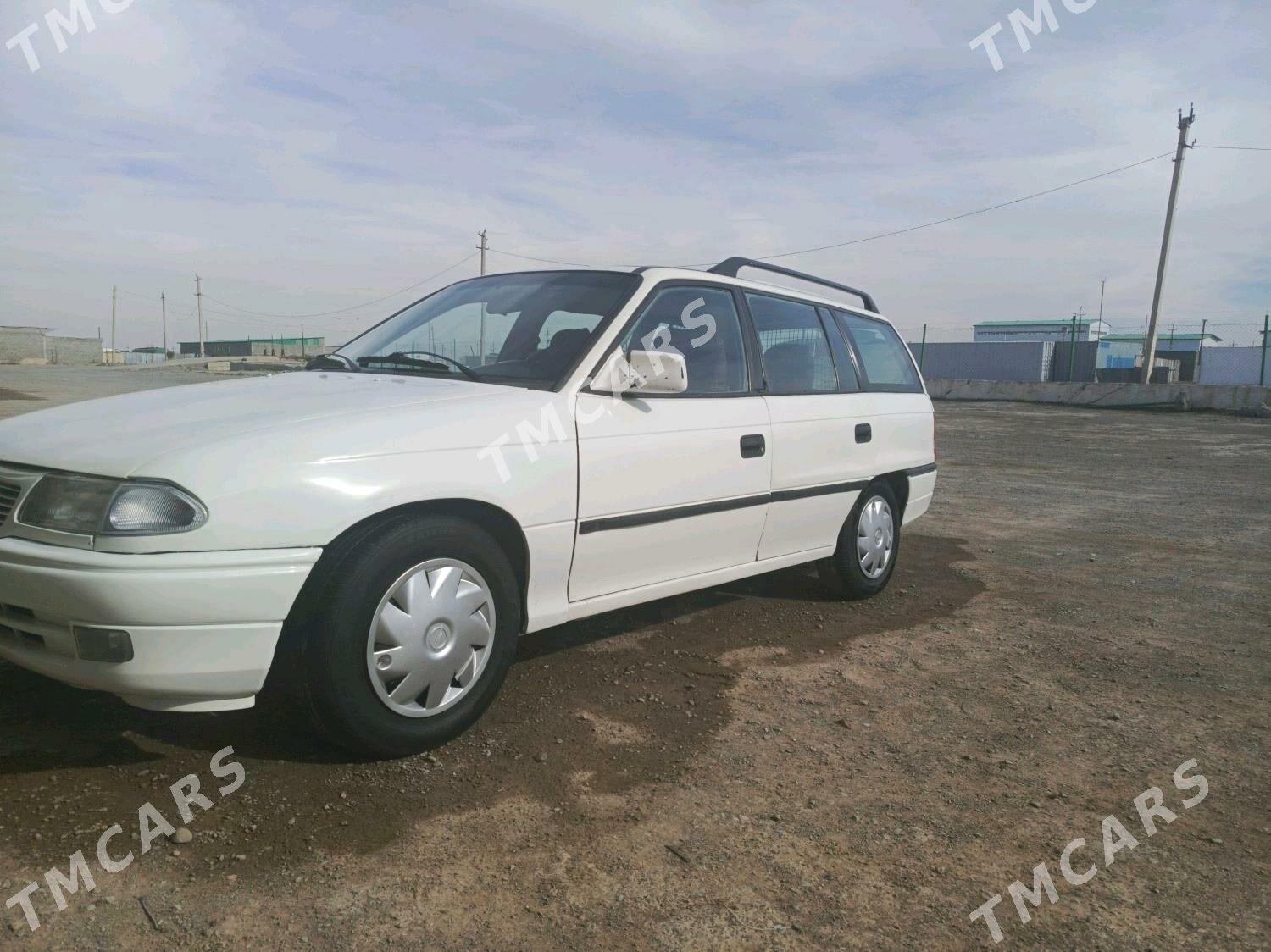 Opel Astra 1997 - 37 000 TMT - Бузмеин - img 5