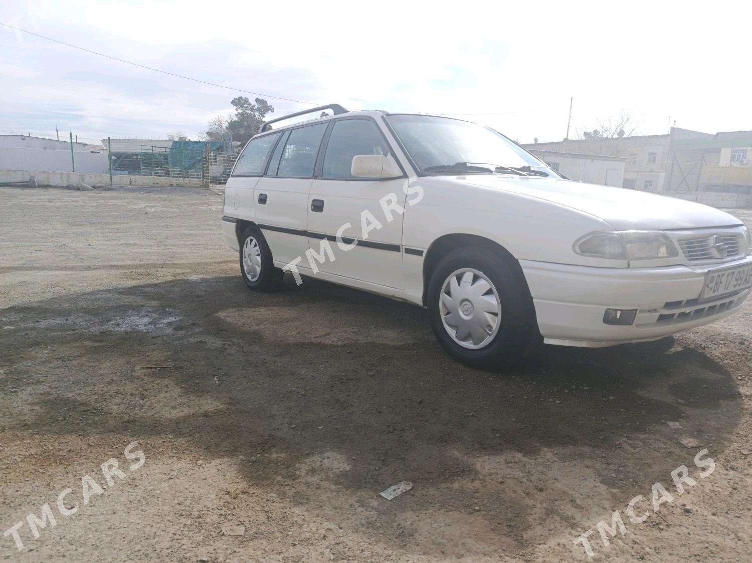 Opel Astra 1997 - 37 000 TMT - Бузмеин - img 2