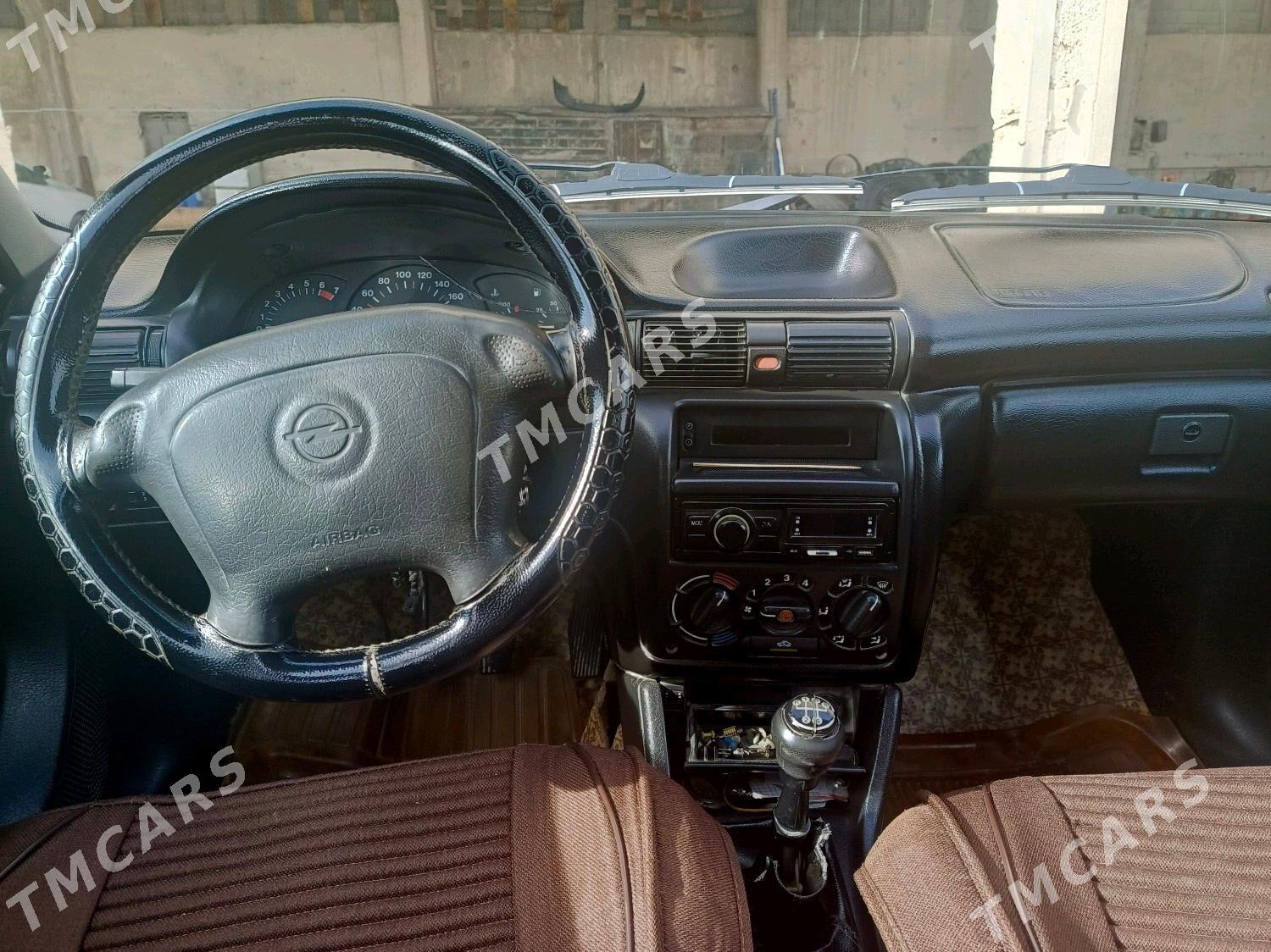 Opel Astra 1997 - 37 000 TMT - Бузмеин - img 4