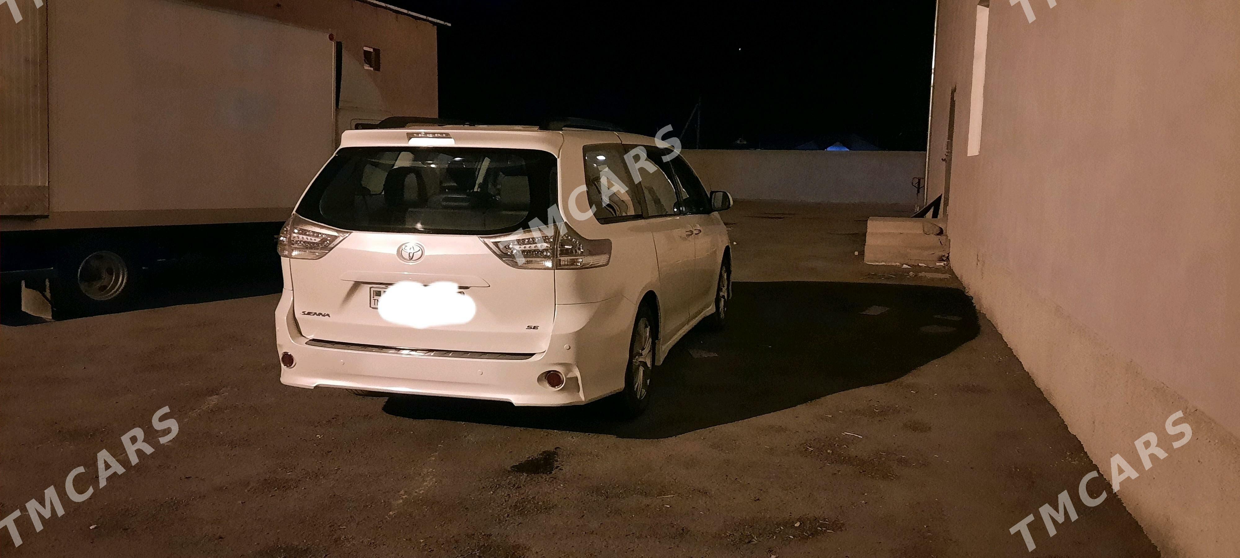 Toyota Sienna 2013 - 295 000 TMT - Бабадайхан - img 5