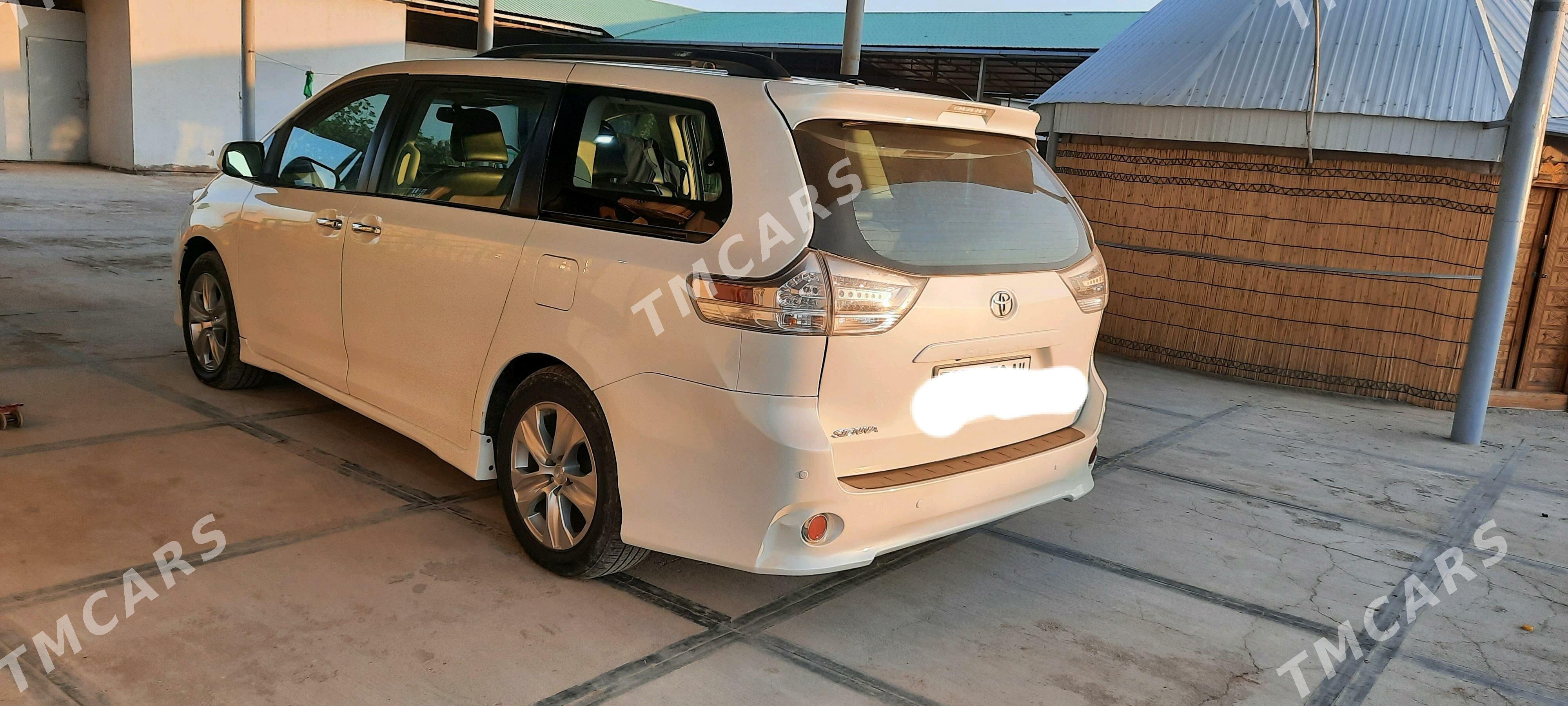 Toyota Sienna 2013 - 295 000 TMT - Бабадайхан - img 7