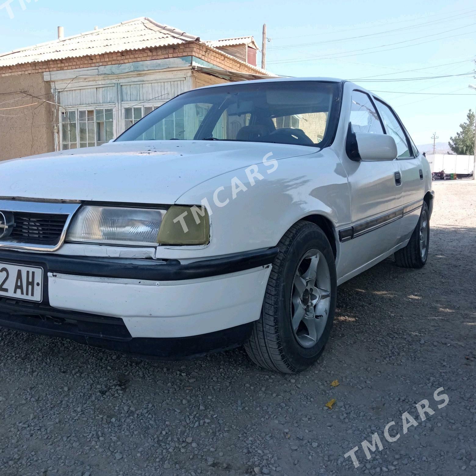 Opel Vectra 1989 - 24 000 TMT - Бахарден - img 2
