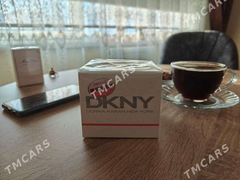 DKNY duhi - Gurtly - img 1