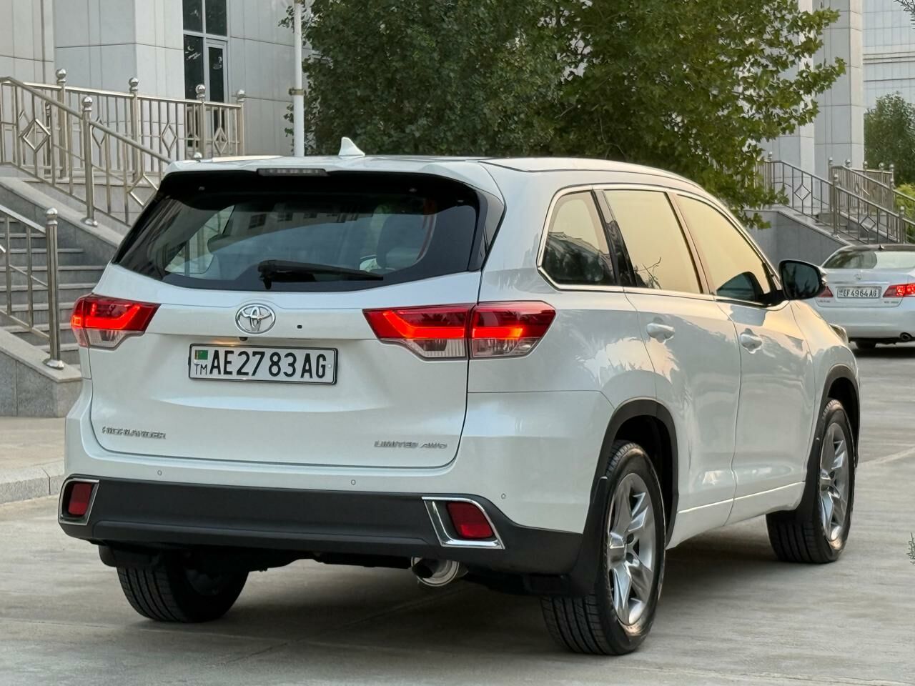 Toyota Highlander 2019 - 520 000 TMT - Aşgabat - img 4
