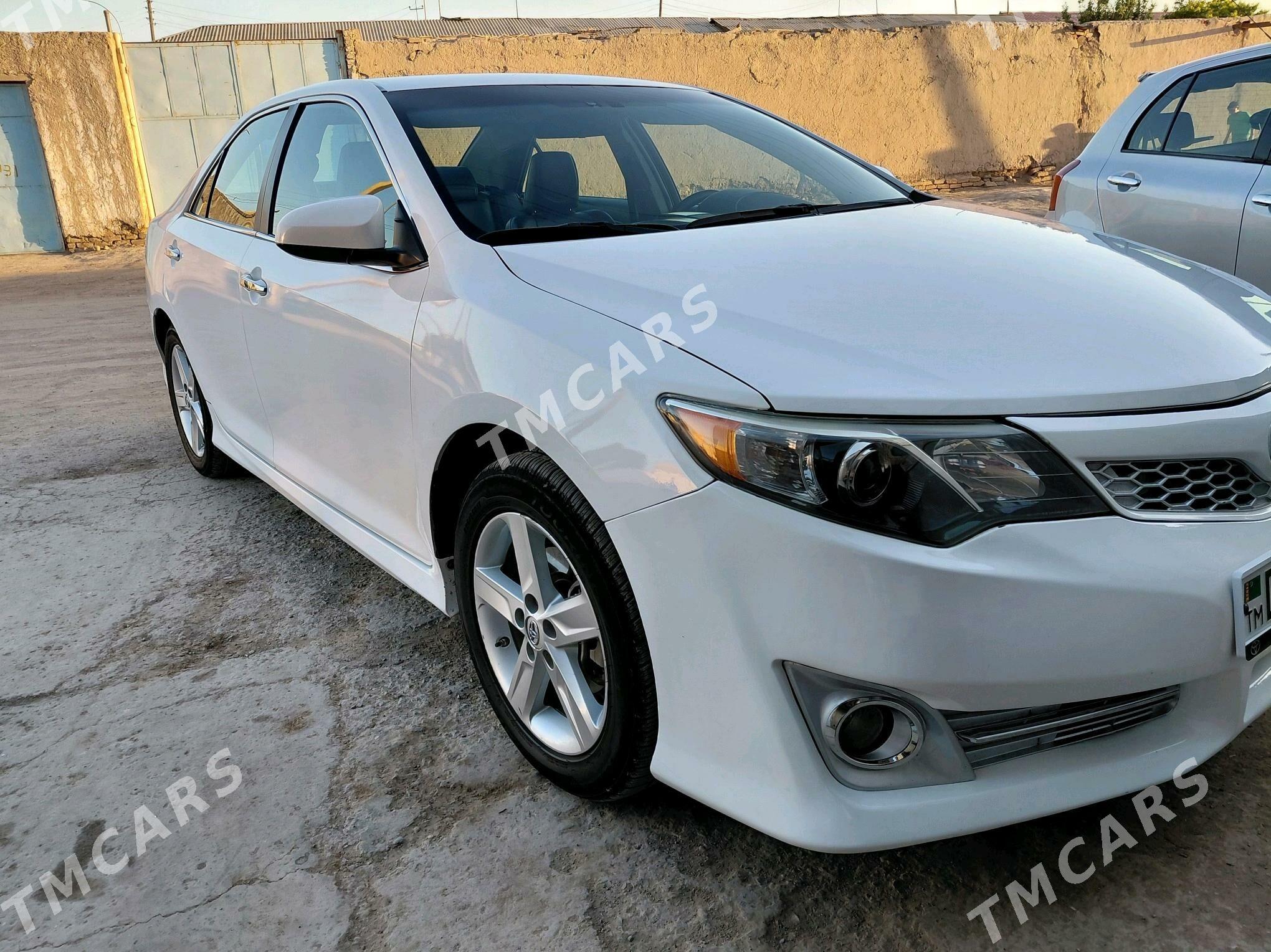 Toyota Camry 2013 - 230 000 TMT - Кёнеургенч - img 2