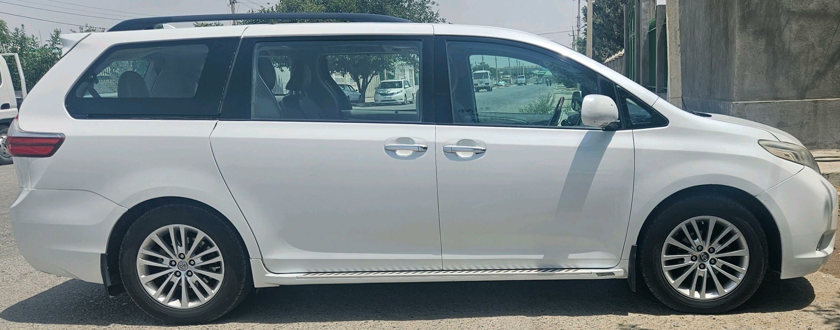 Toyota Sienna 2010 - 300 000 TMT - Aşgabat - img 3